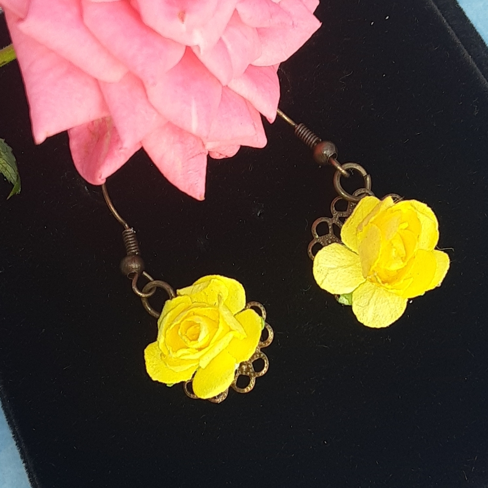 NWT Adorable Yellow Flower Earings 3/$15